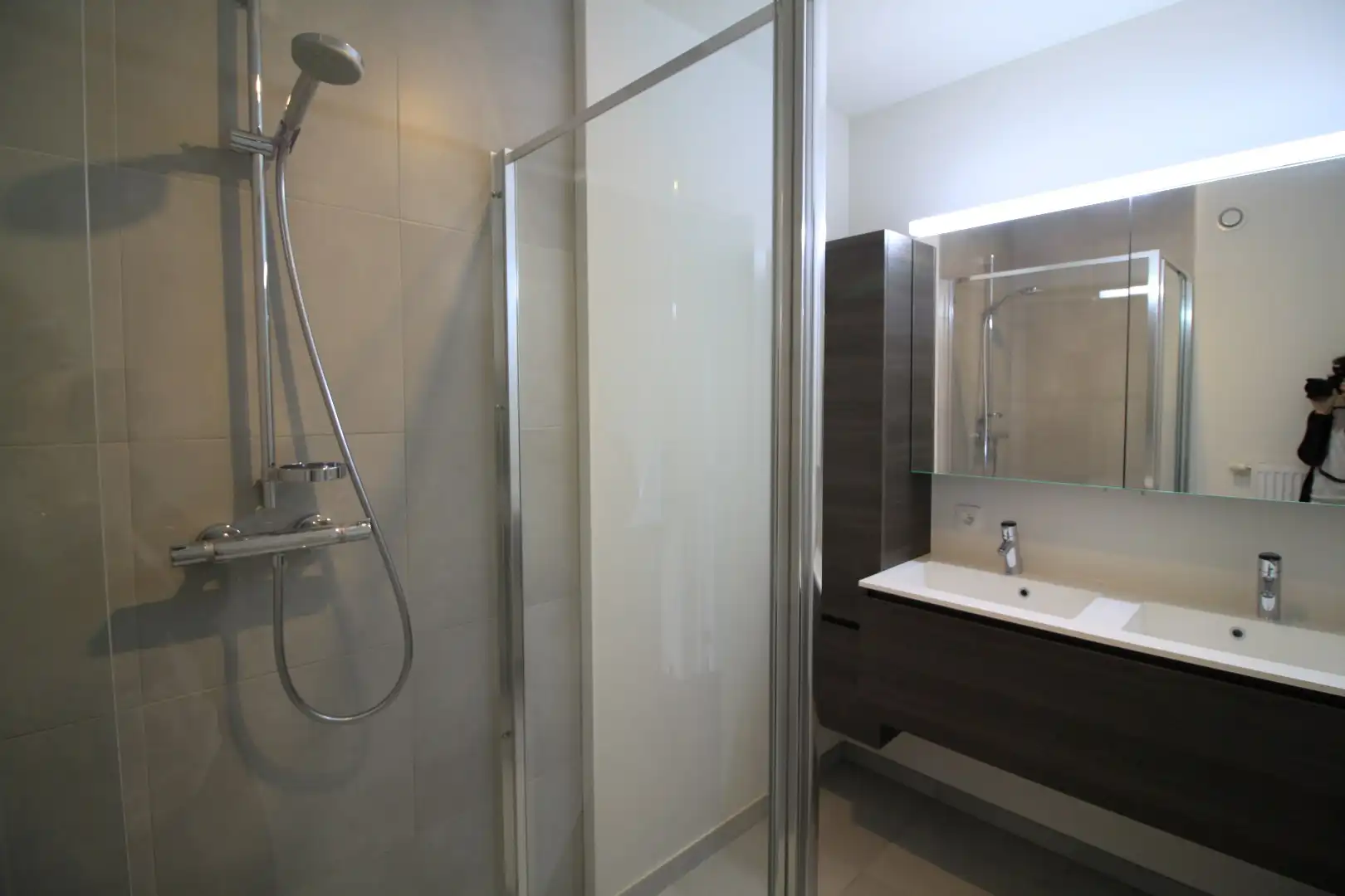 Centraal gelegen appartement met 2 slaapkamers, terras én garage foto 5