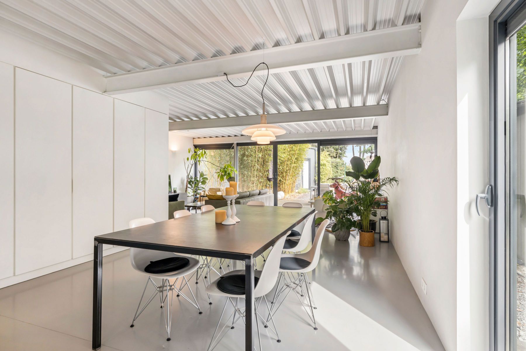Vrijstaande villa met 4 slpk, zwembad & prachtige badkamer foto 8