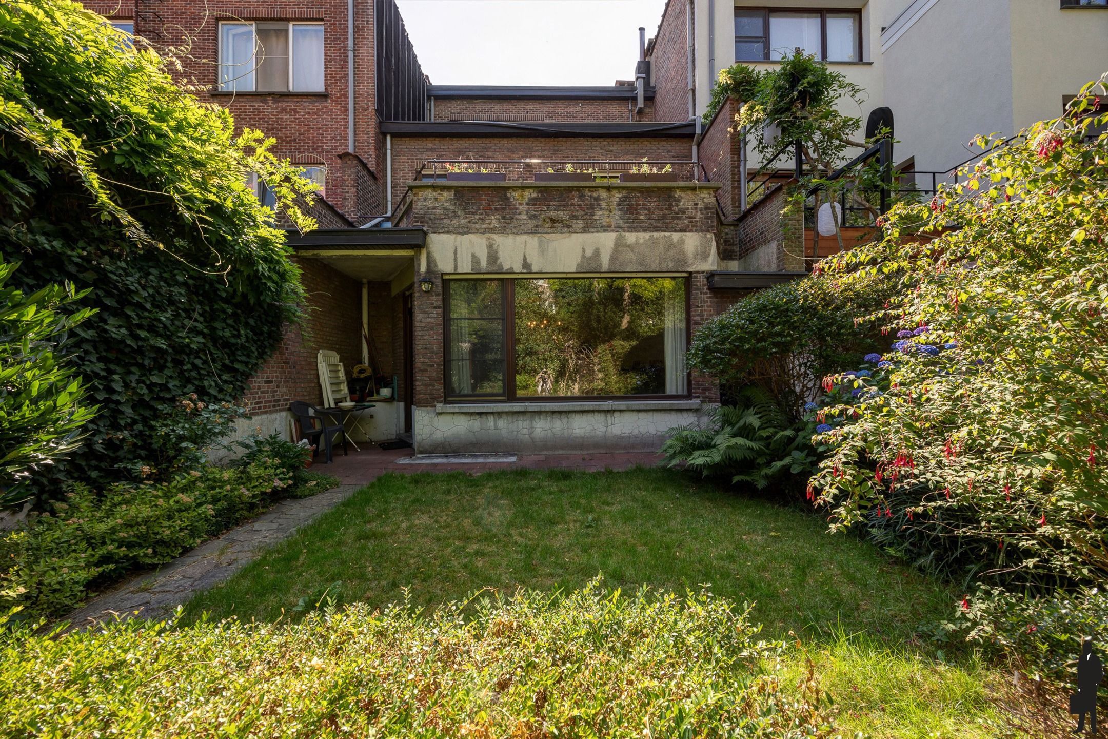 Ruime gezinswoning met tuin en garage in groene wijk tussen Antwerpen en Wilrijk foto 2