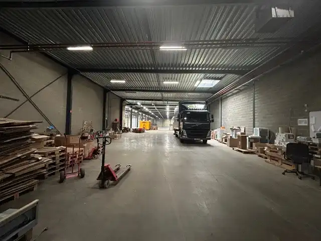 REPRESENTATIEF BEDRIJFSGEBOUW MET KANTOREN EN DUURZAME ENERGIE OP TOPLOCATIE TE HEUSEN - ZOLDER foto 10