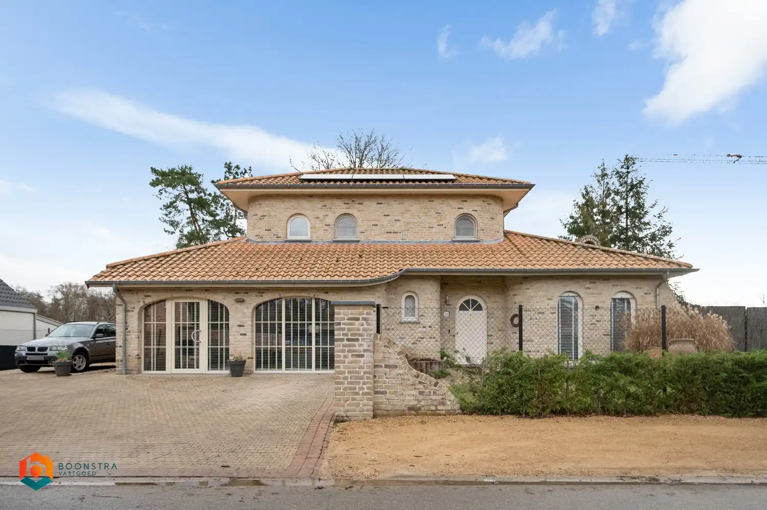 Instapklare villa met 4 slpkrs op perceel van 801m² te Keerbergen foto {{pictureIndex}}