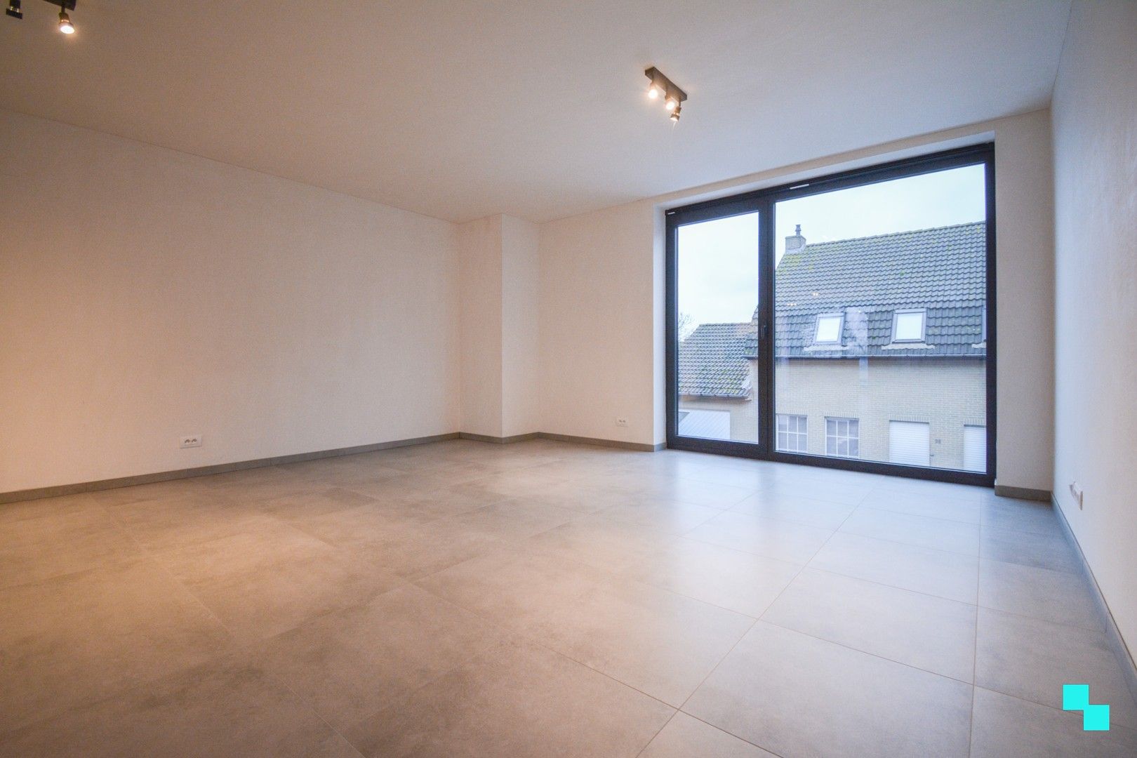 Nieuwbouwappartement via budgethuren te Houthulst foto 3