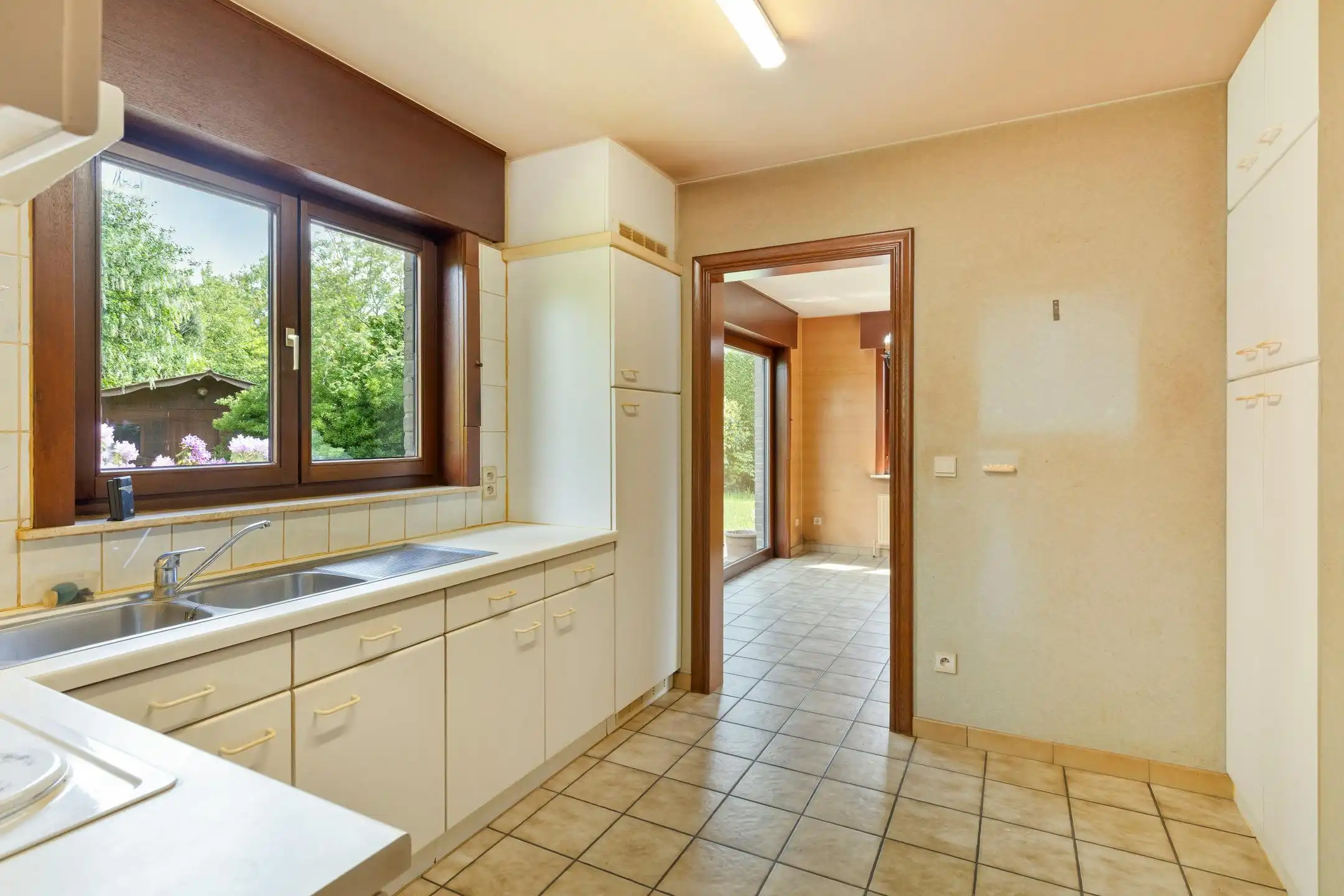 Alleenstaand huis op residentiële locatie te koop in Gullegem foto 6
