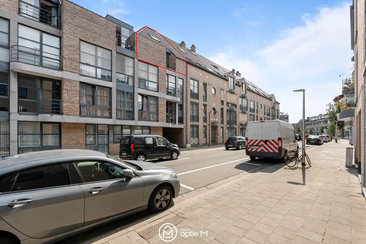 Instapklaar appartement te koop in Hasselt inclusief garage foto 2