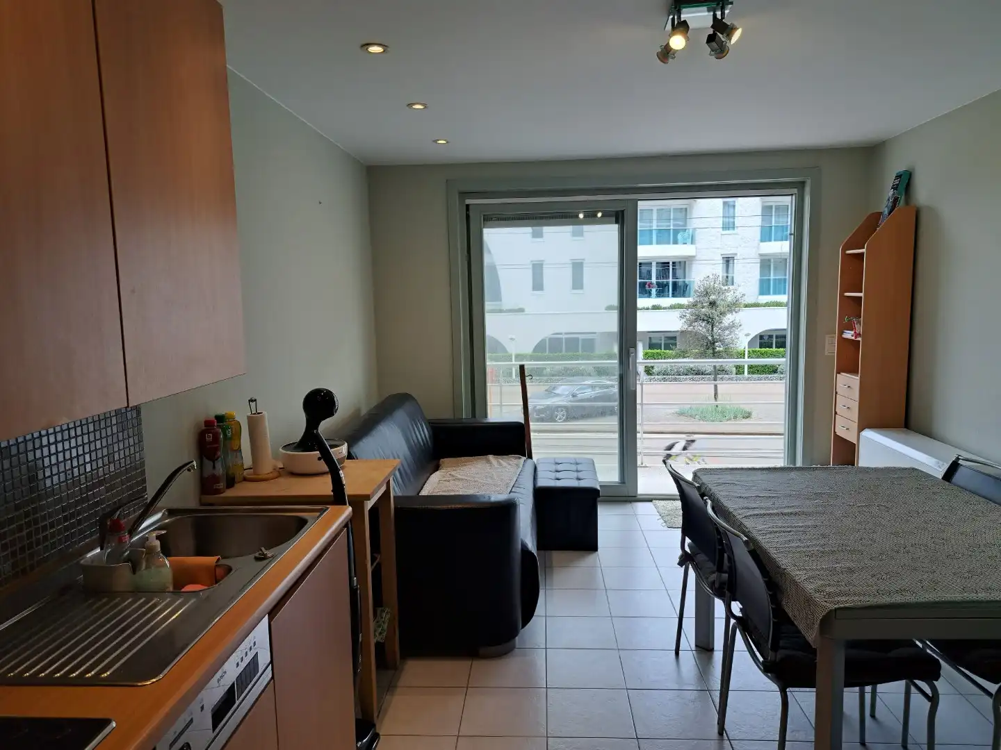 ZUIDGERICHT MODERN APPARTEMENT OP EEN BOOGSCHEUT VAN DE ZEEDIJK  foto 2