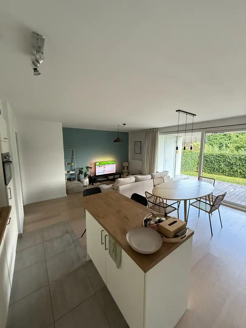 Gelijkvloers appartement met tuin, terras en ondergrondse autostaanplaats foto 2