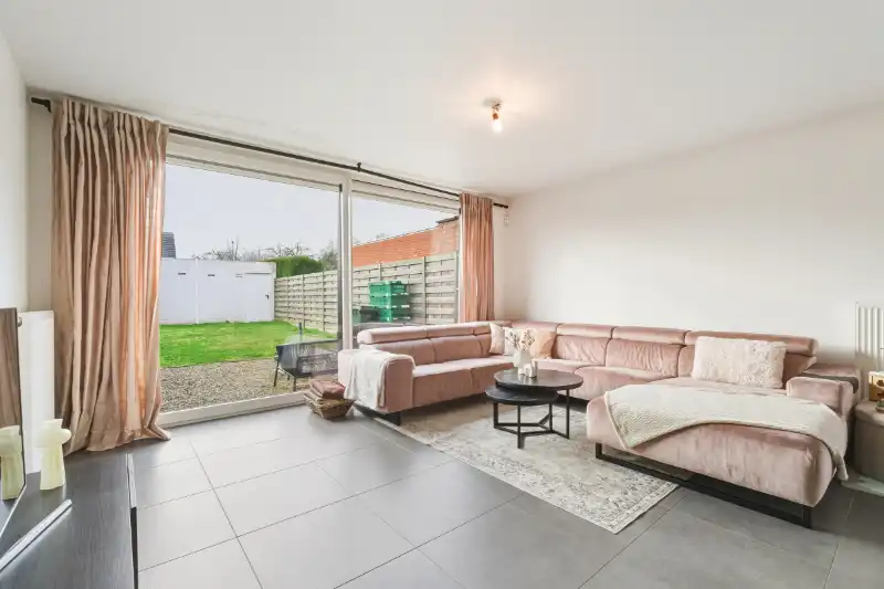 Recente halfopen woning met garage  te Heule foto 2