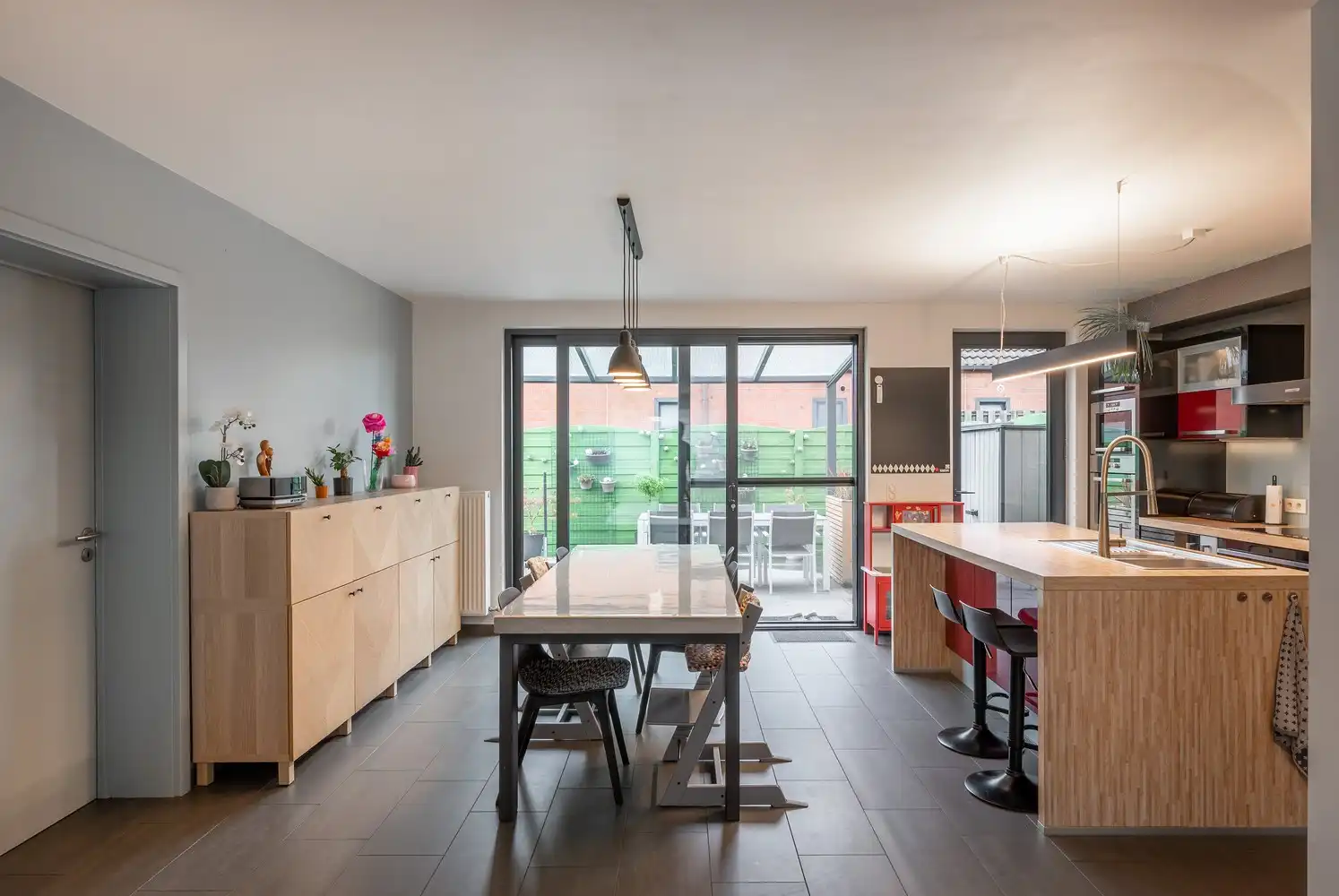 Ruime halfopen bebouwing in een doodlopende straat in Kontich foto 10