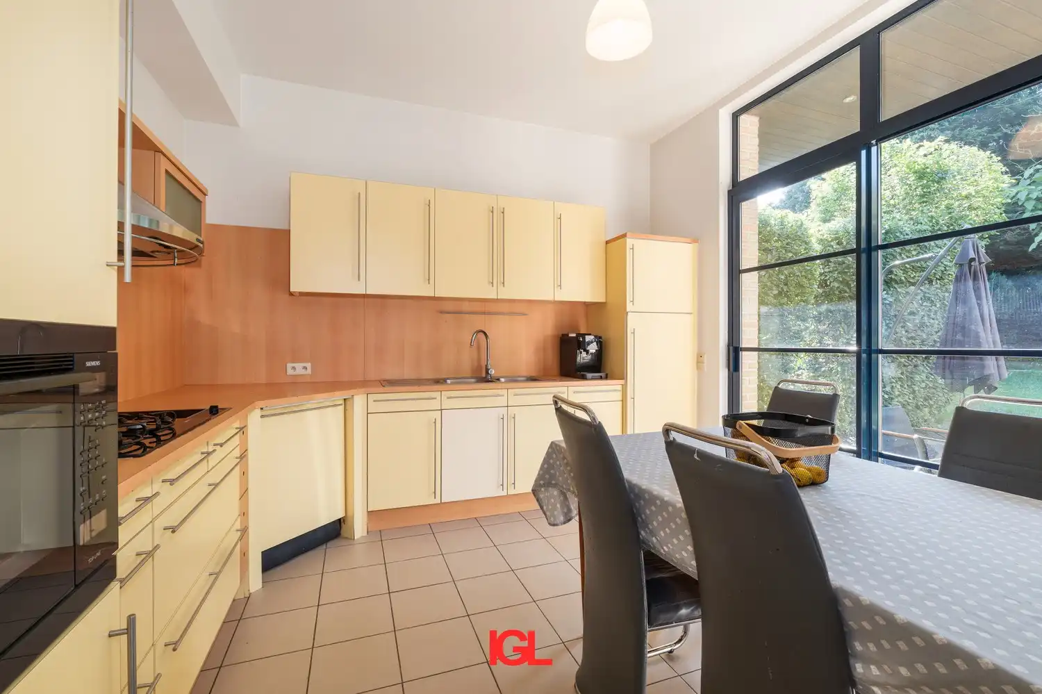 Luxueuze villa in residentiële wijk te huur foto 6
