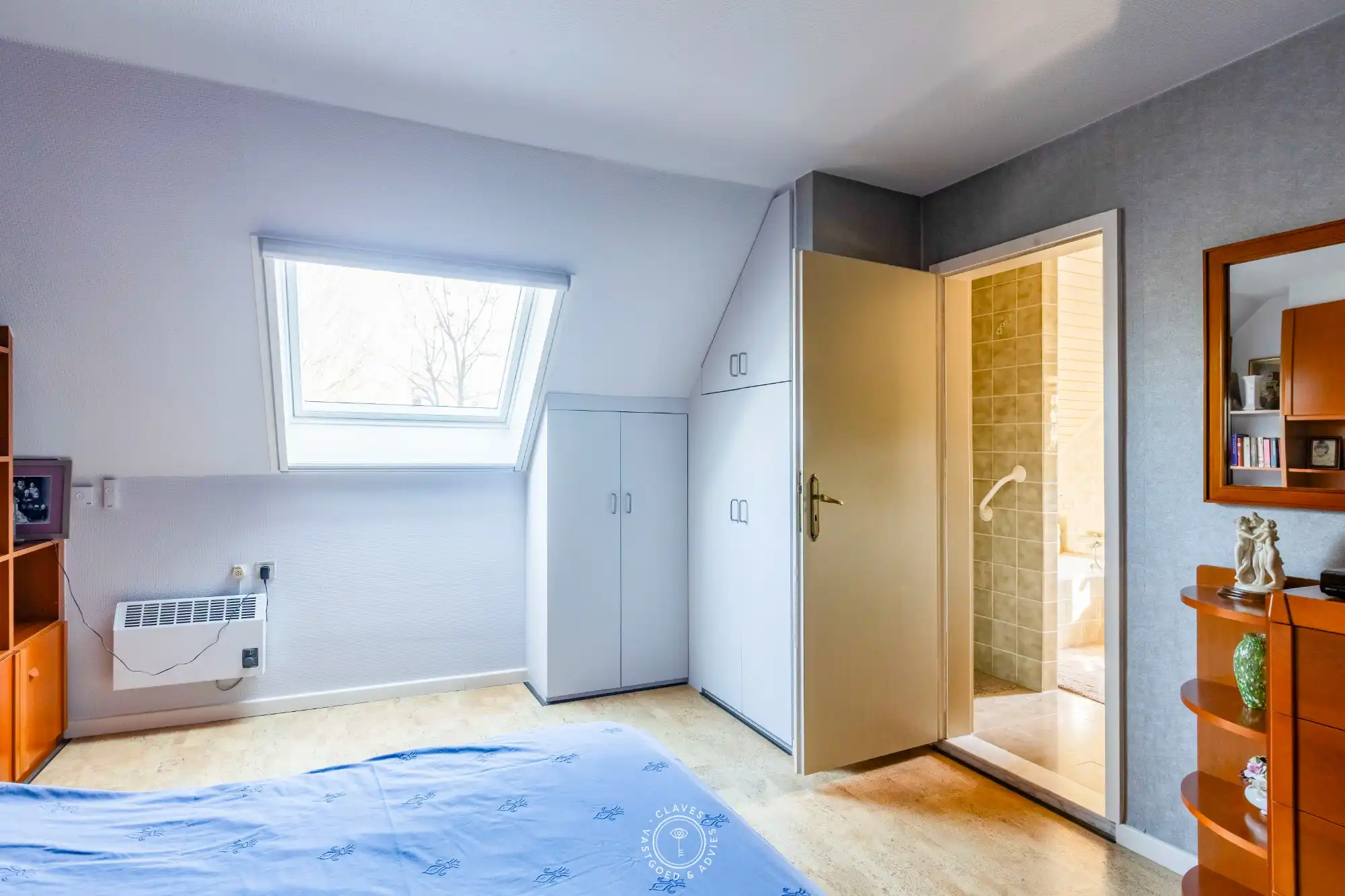 Huiselijke halfopen bebouwing met prachtige tuin in geliefde woonwijk foto 12