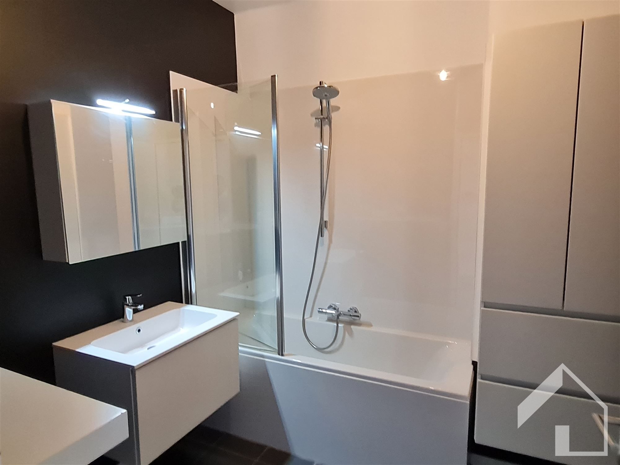 Instapklaar appartement met 1 slaapkamer foto 7