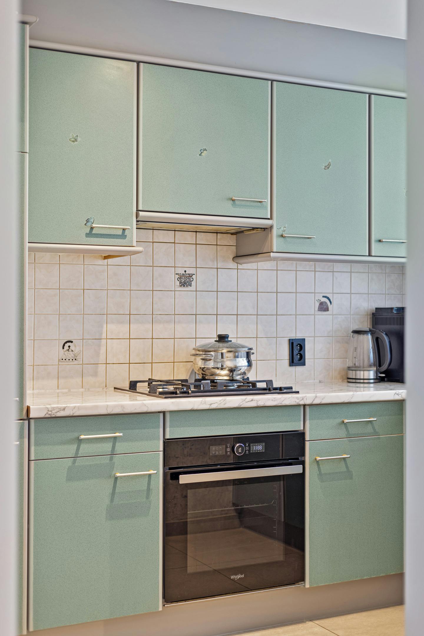 Recent gerenoveerd, gemeubeld 2 slaapkamer appartement in Roeselare! foto 4