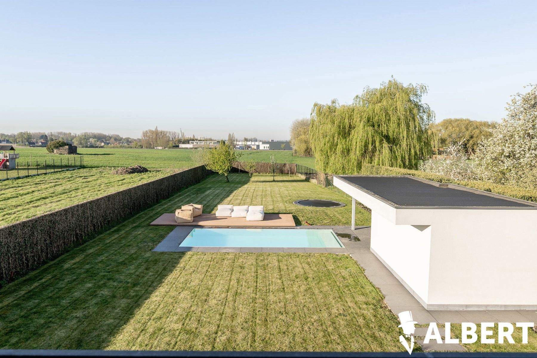 Unieke eigentijdse villa met zwembad foto 19