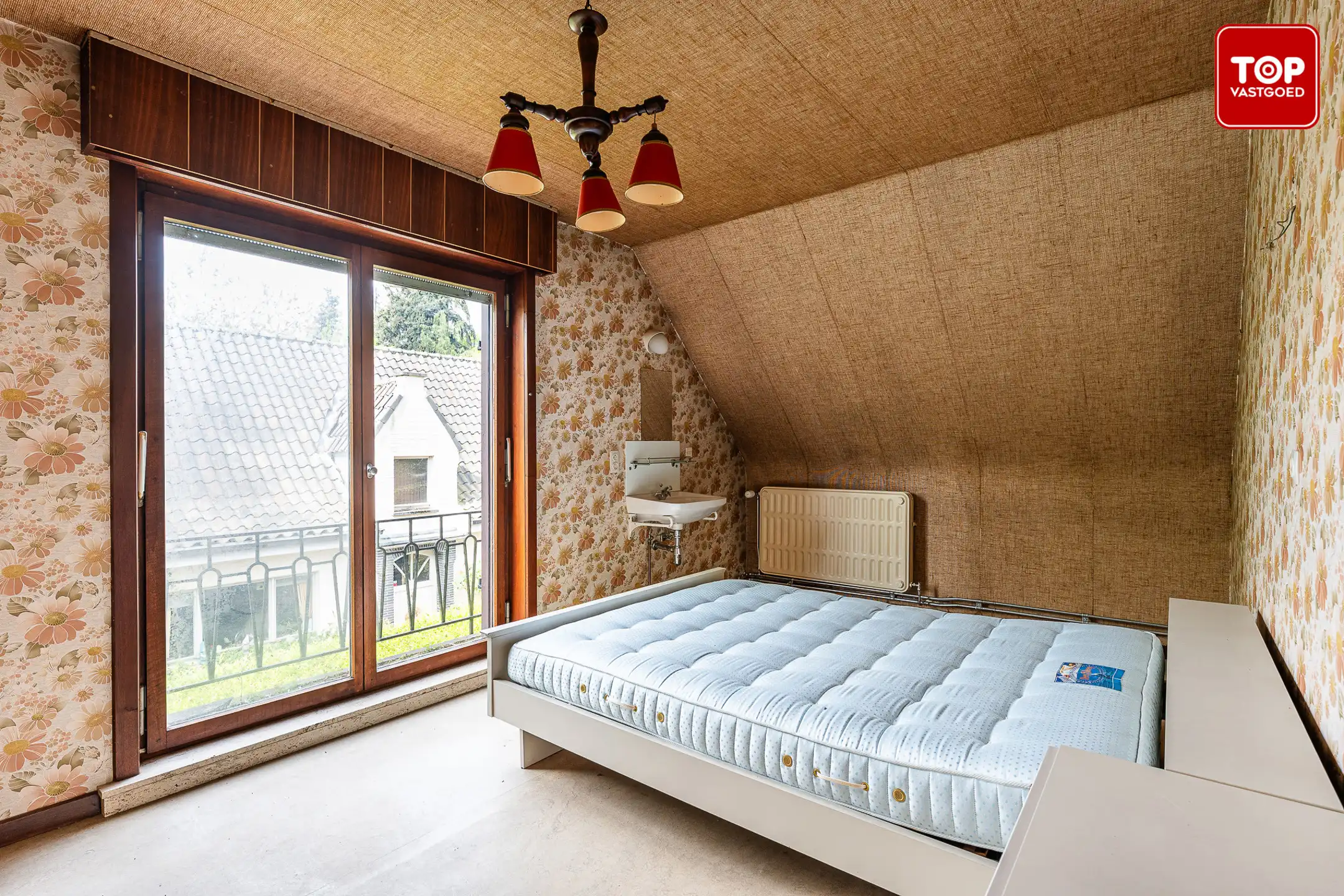 Te renoveren karaktervolle villa met 4 slaapkamers, gelegen op een perceel van 900 m². foto 21