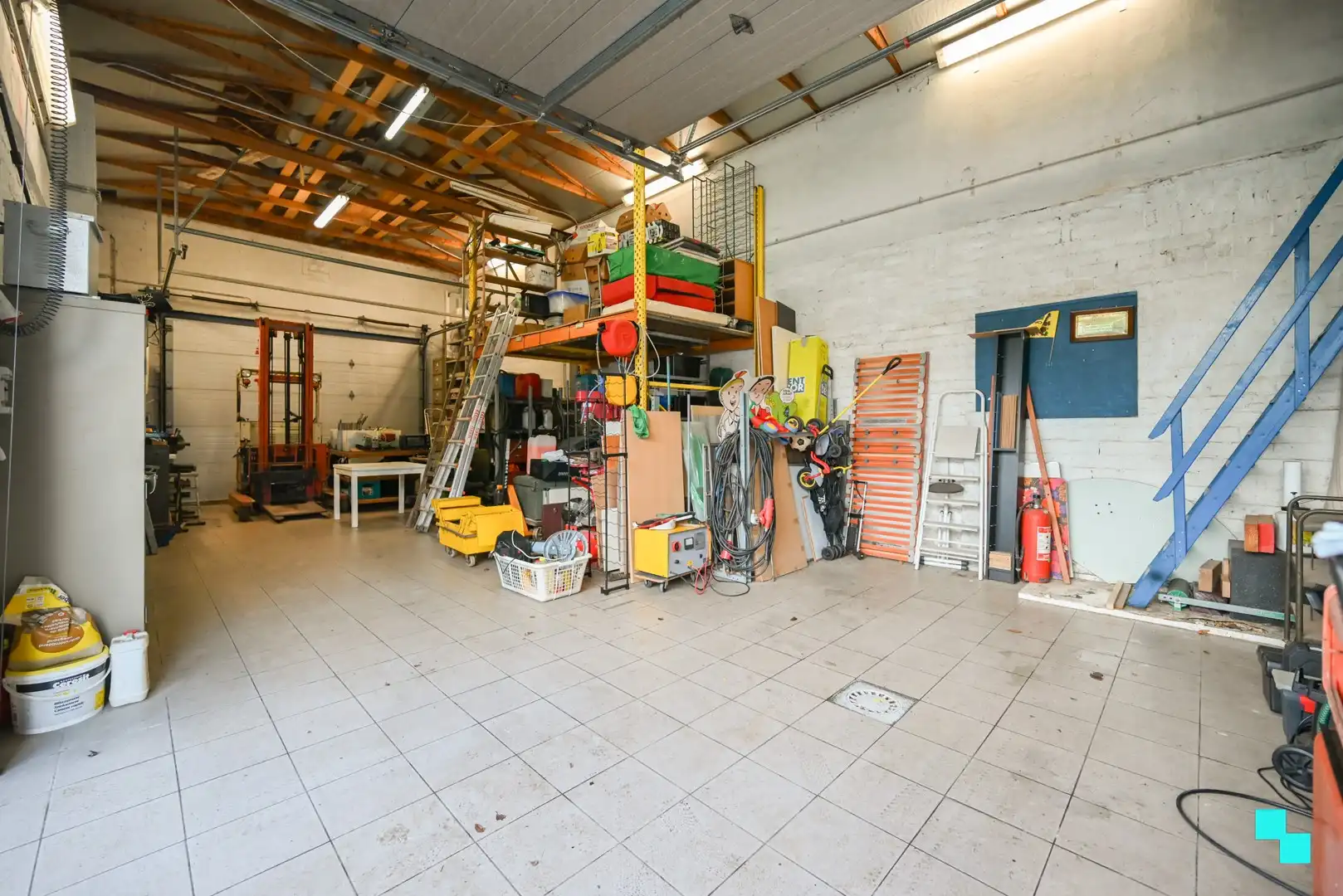 Ruime woning met praktische loods/werkplaats gelegen nabij het centrum van Izegem foto 25