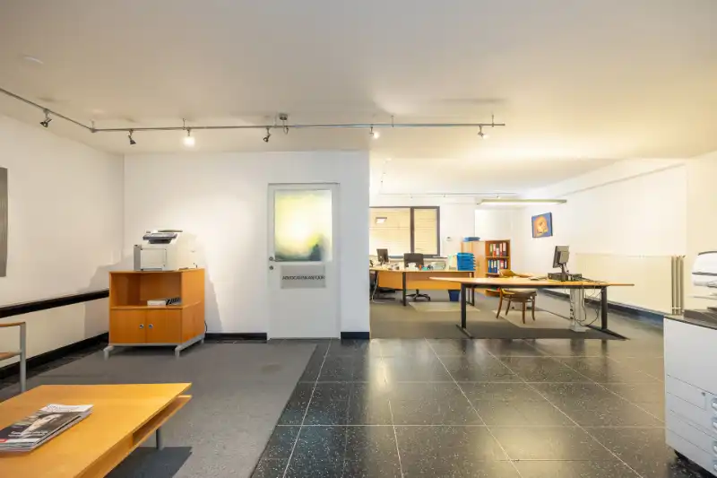 Commerciële ruimte te koop foto {{pictureIndex}}