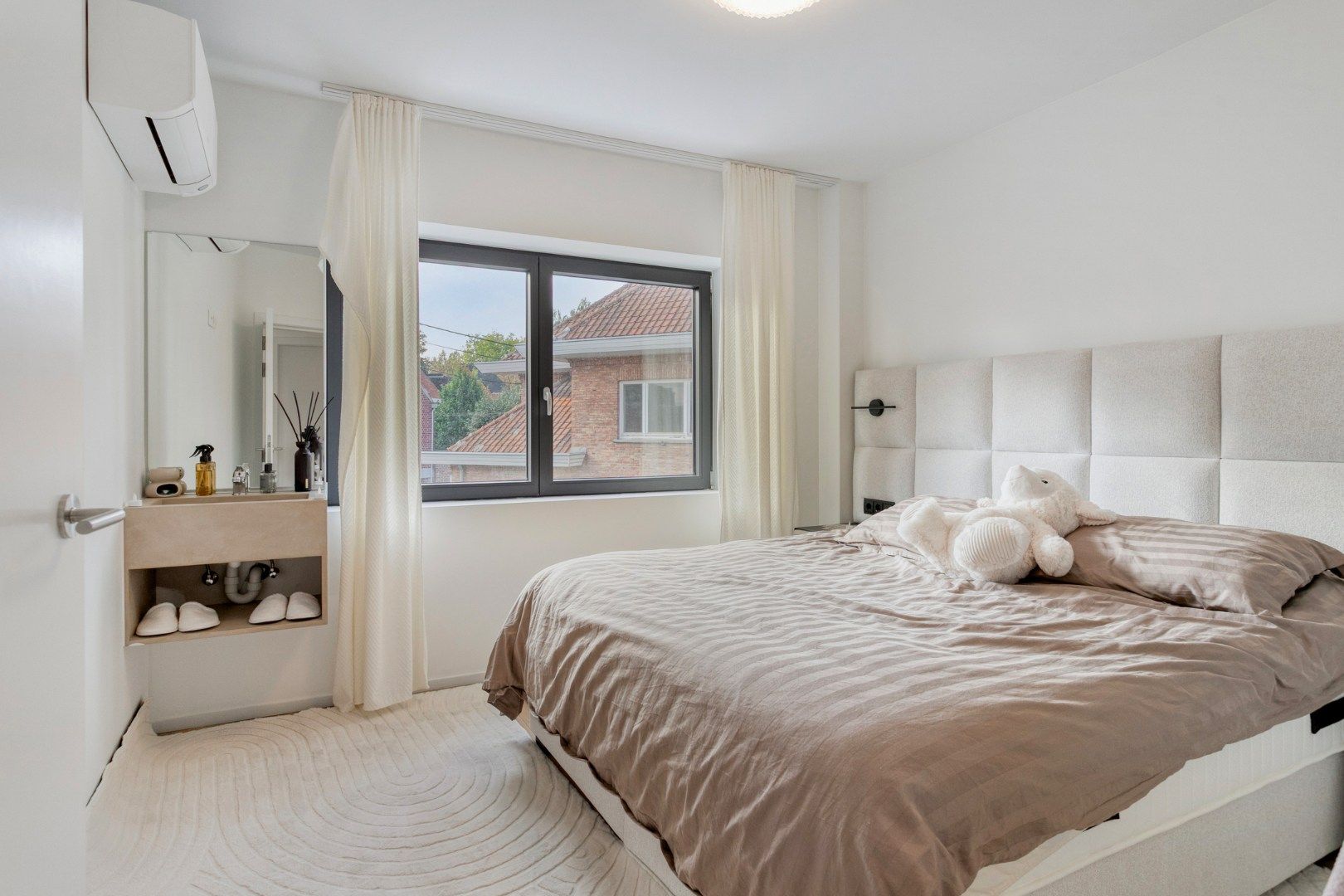 Energiezuinige, instapklare halfopen bebouwing met 4 slaapkamers! foto 10