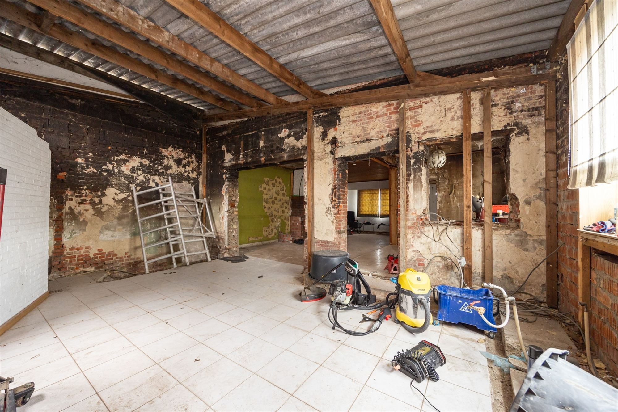 Te renoveren HOB op perceel van 693m² foto 9