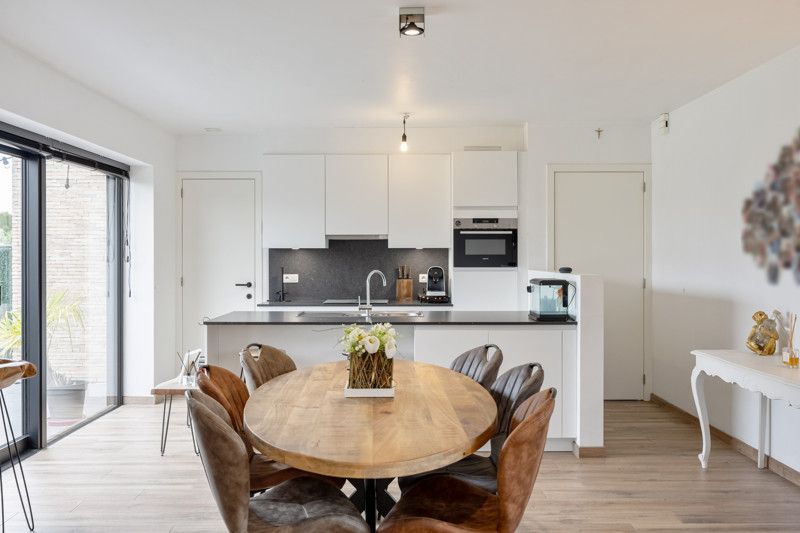 Recente, zeer goed gelegen woning met tuin foto 3