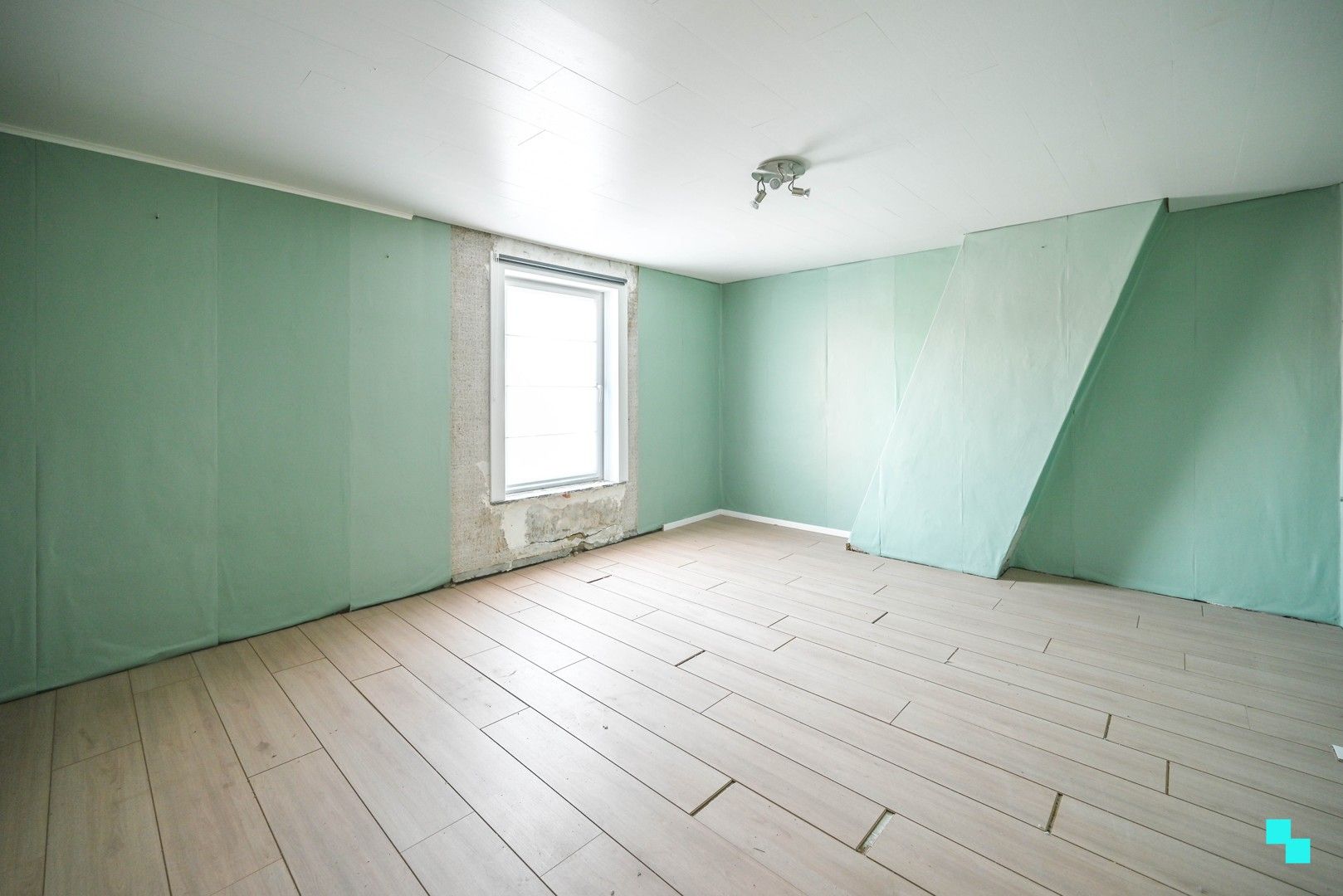 Te renoveren woning te Wielsbeke foto 11