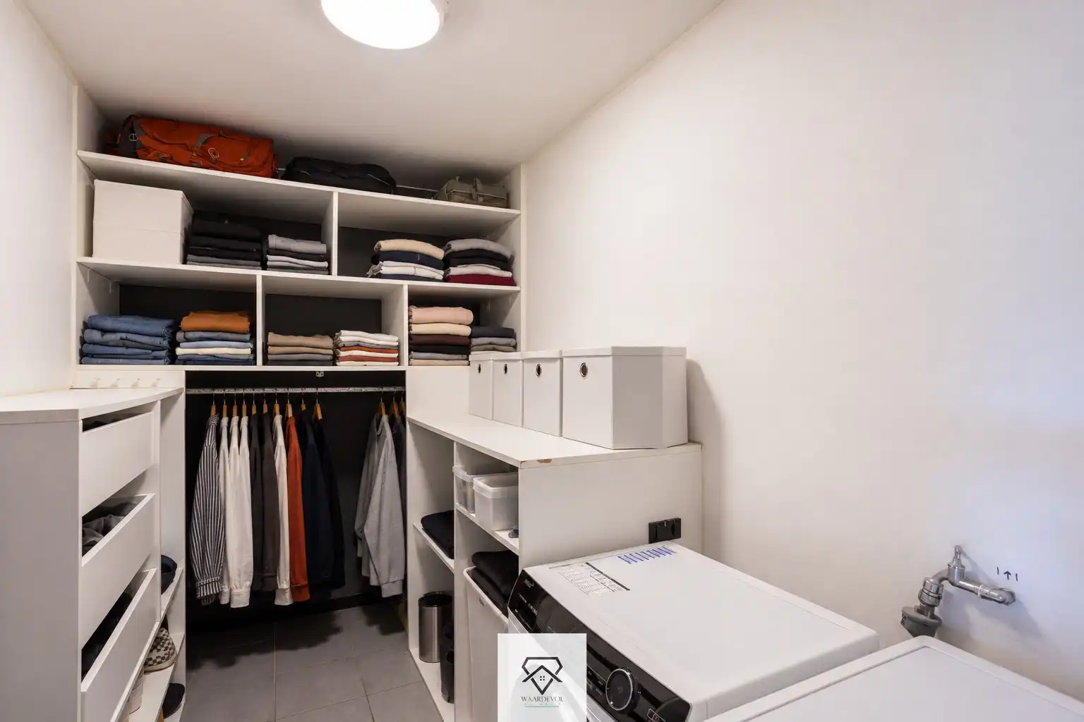Knap gerenoveerd 2-slaapkamerappartement met zonnig terras in Wondelgem foto 17