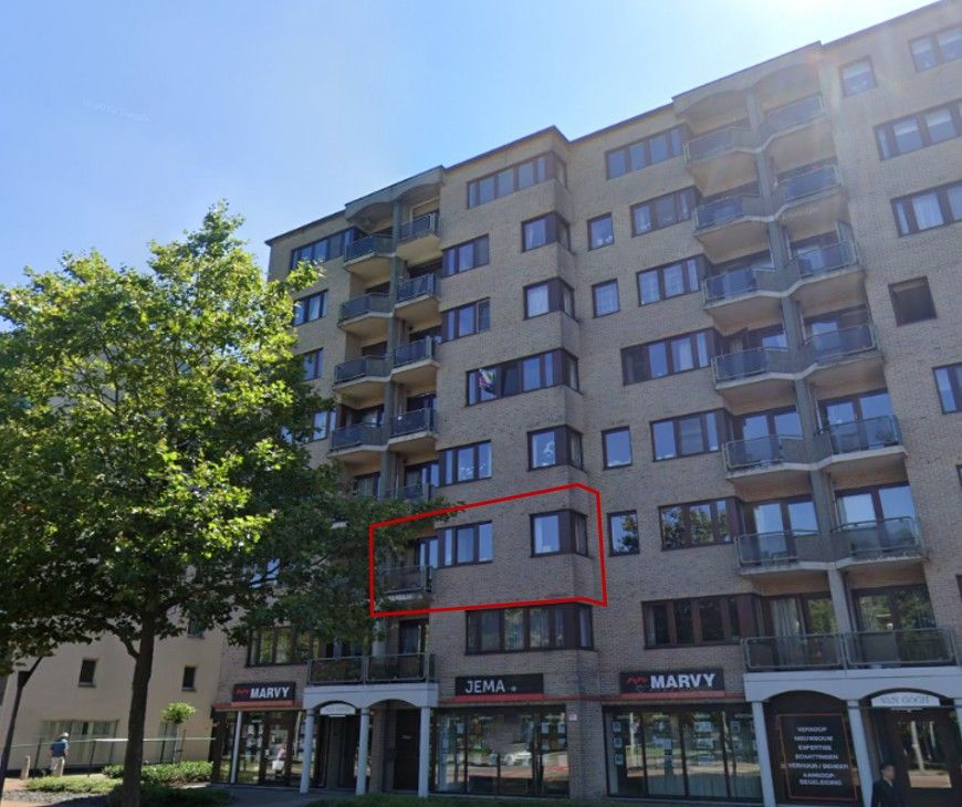RUIM APPARTEMENT MET TWEE TERRASSEN foto {{pictureIndex}}