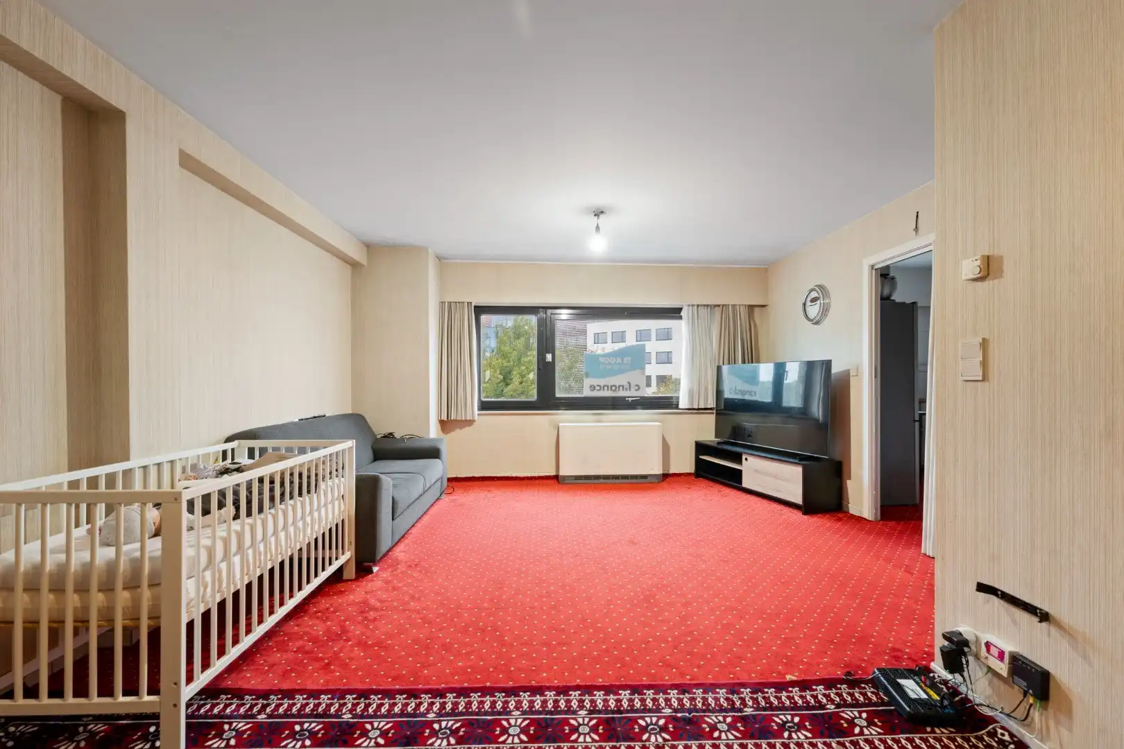 Verzorgd 2-slaapkamerappartement nabij de invalswegen! foto 2