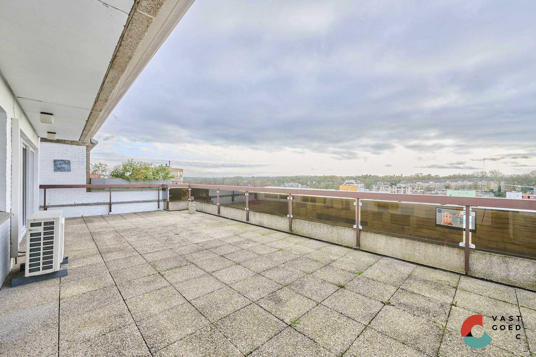 Prachtig dakappartement in Genk met ruim zonneterras foto 18