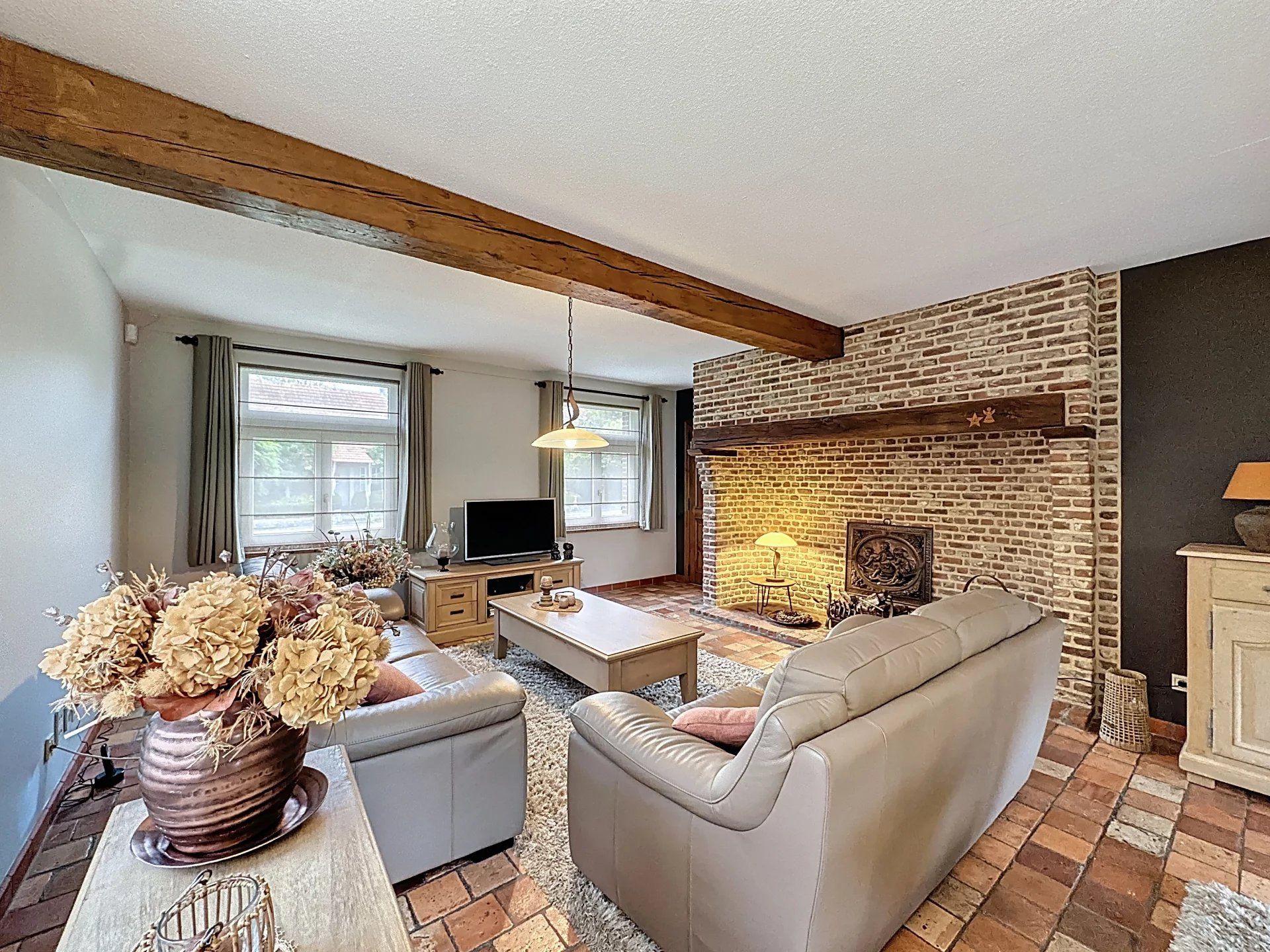 Zeer verzorgde landelijke woning op prachtig perceel met 3 slaapkamers en 2 badkamers. foto 7