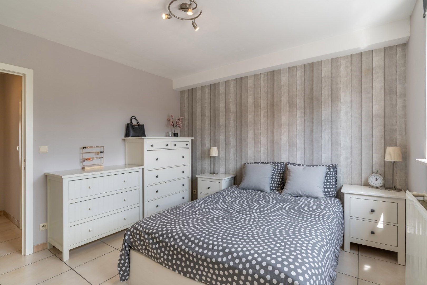 Verzorgd, degelijk en betaalbaar appartement met ruime kelder en inpandige garage foto 17