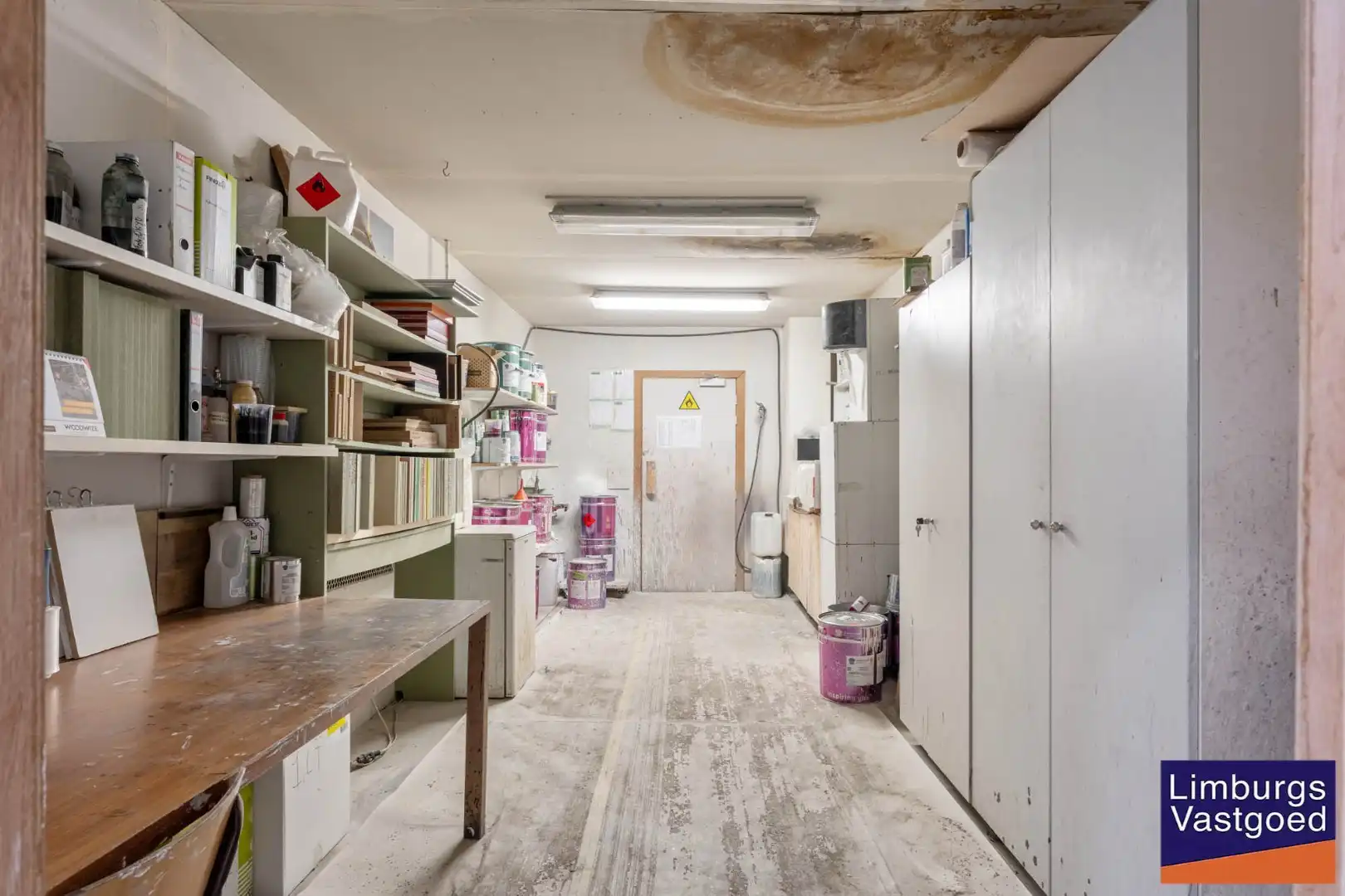 Industrieel gebouw,1.696m², met kantoren 120m² + appartement 120m², Genk-Zuid foto 17