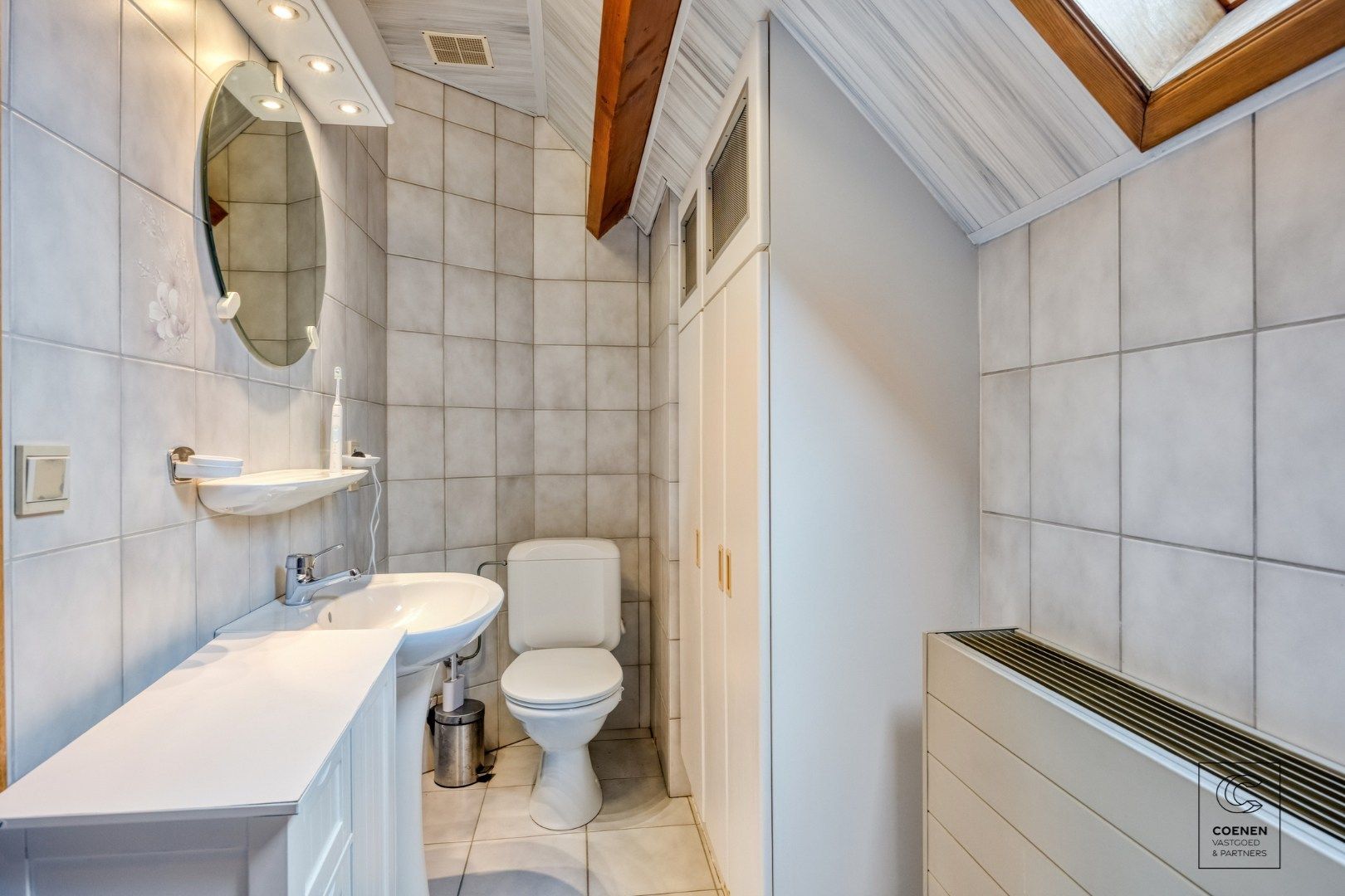 Charmant éénslaapkamerappartement in centrum Ranst! foto 8