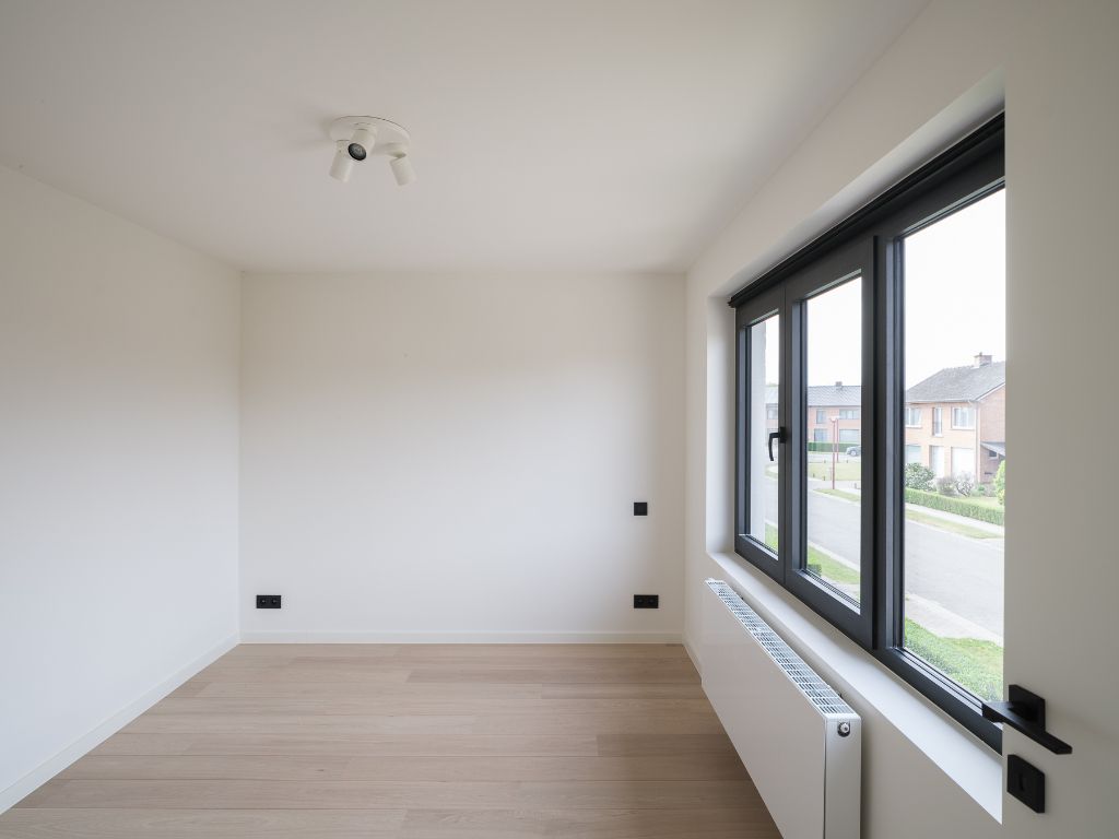 Hoogwaardig gerenoveerde gezinswoning met 4 slaapkamers en landelijke zichten – nabij station Hansbeke foto 13