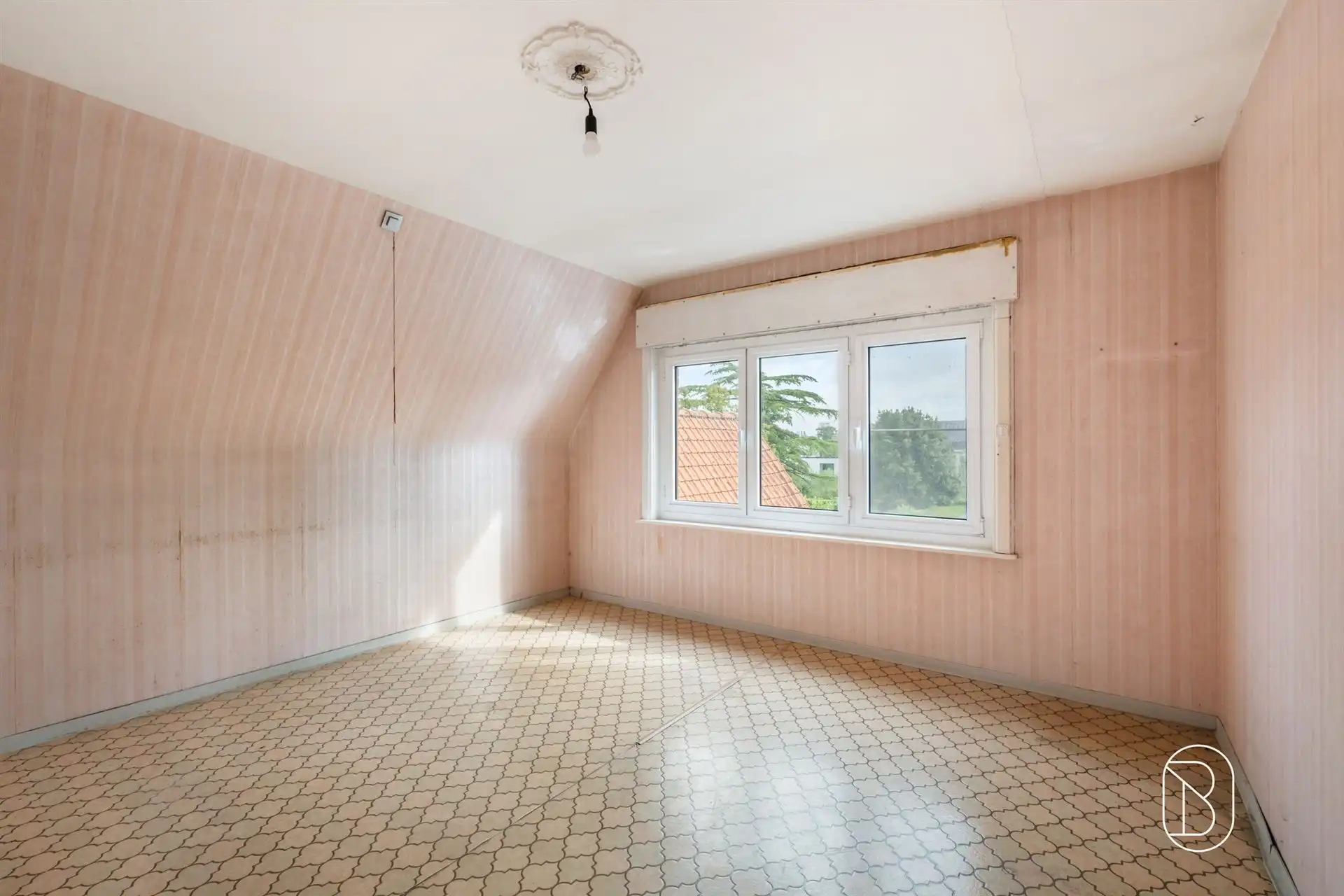 Rustig gelegen woning met 3 slaapkamers en grote tuin foto 8