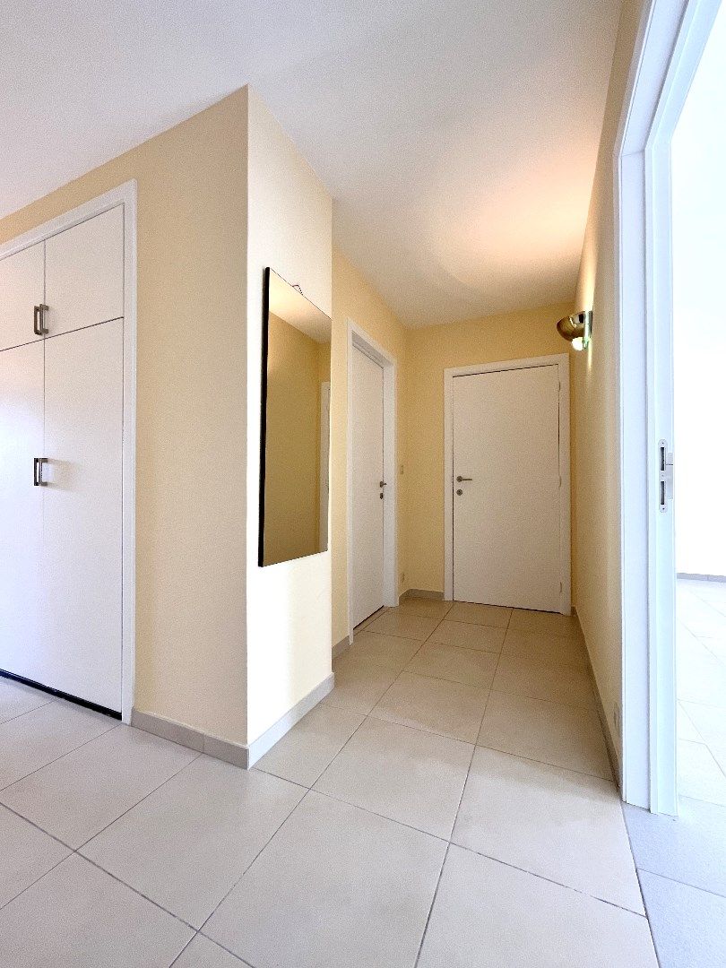 Lichtrijk 3-slpkr appartement met garage foto 11