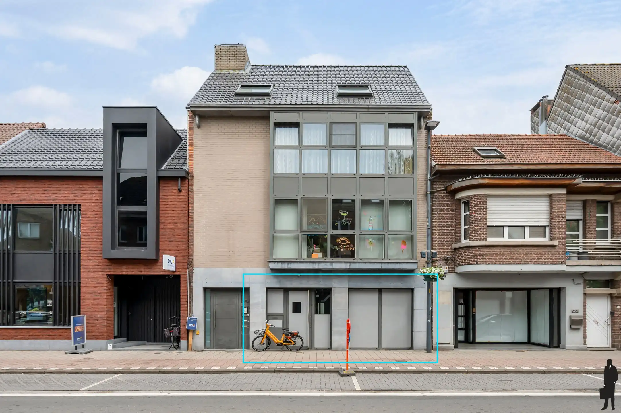  Commercieel Gelijkvloers in het Hart van Westmalle  foto {{pictureIndex}}