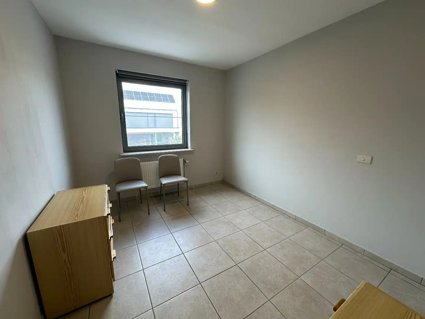 Lichtrijk en gunstig gelegen appartement met 2 slpk, terras en garage, Torhout foto 8