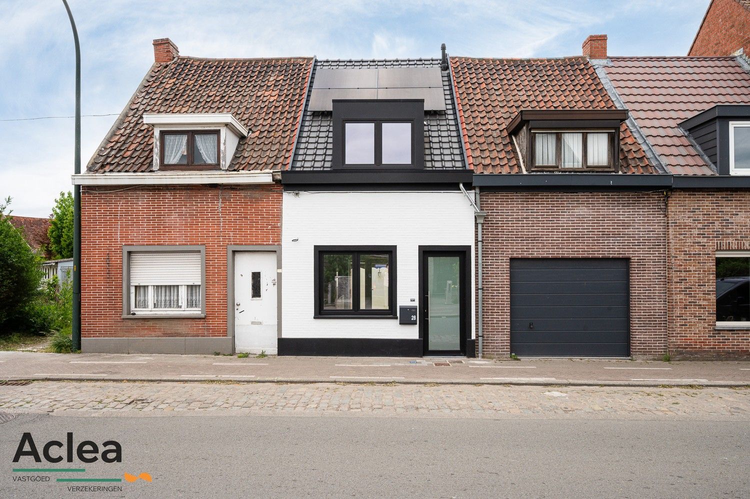 Volledig gerenoveerde woning met 2 slpks foto {{pictureIndex}}