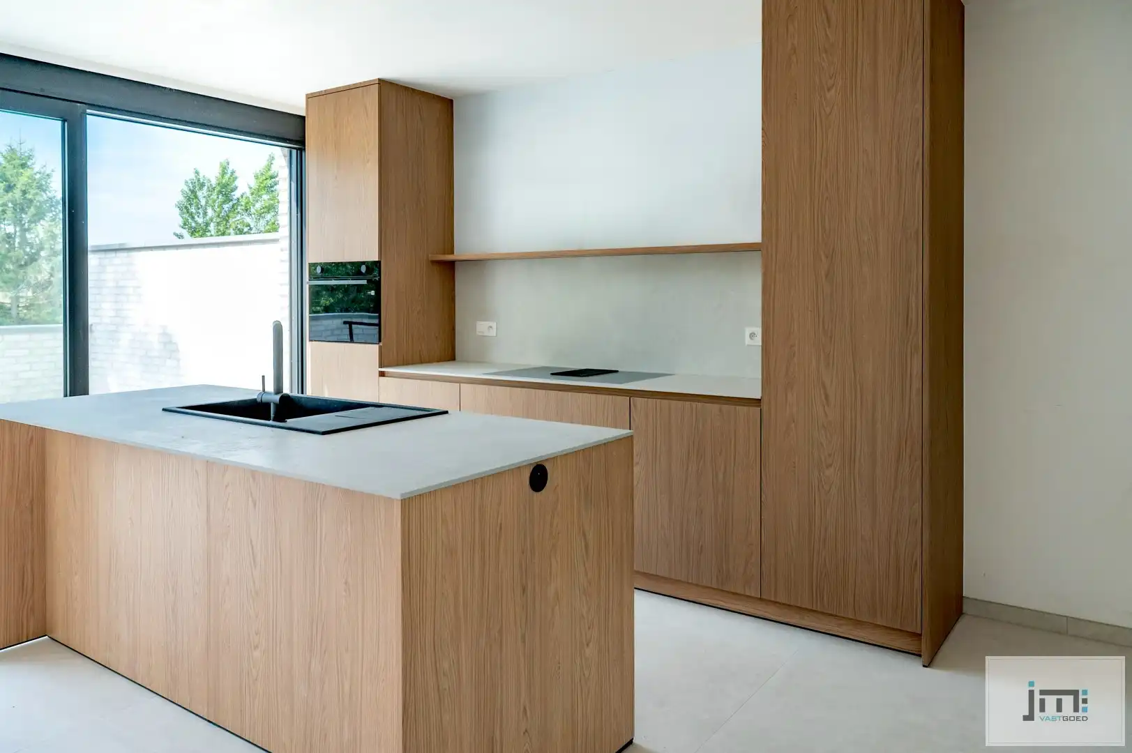 Prachtig appartement met 3 slaapkamers, carport en tuinberging foto 5