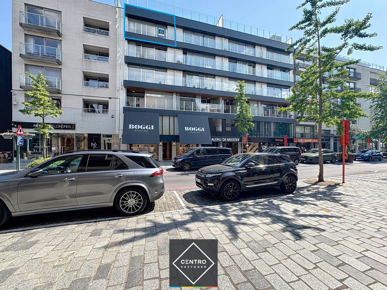 Centraal gelegen instapklaar appartement met 2 slpks en 2 terrassen! foto 2