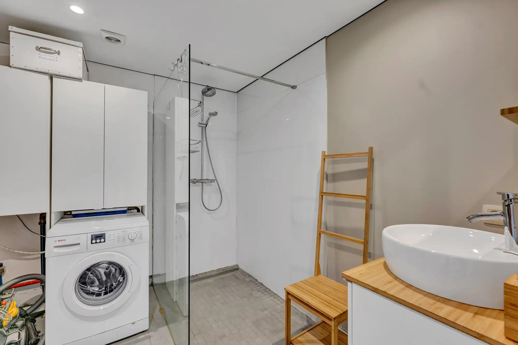 Ruime en volledig gerenoveerde veelzijdige woning op 19a68ca foto 14