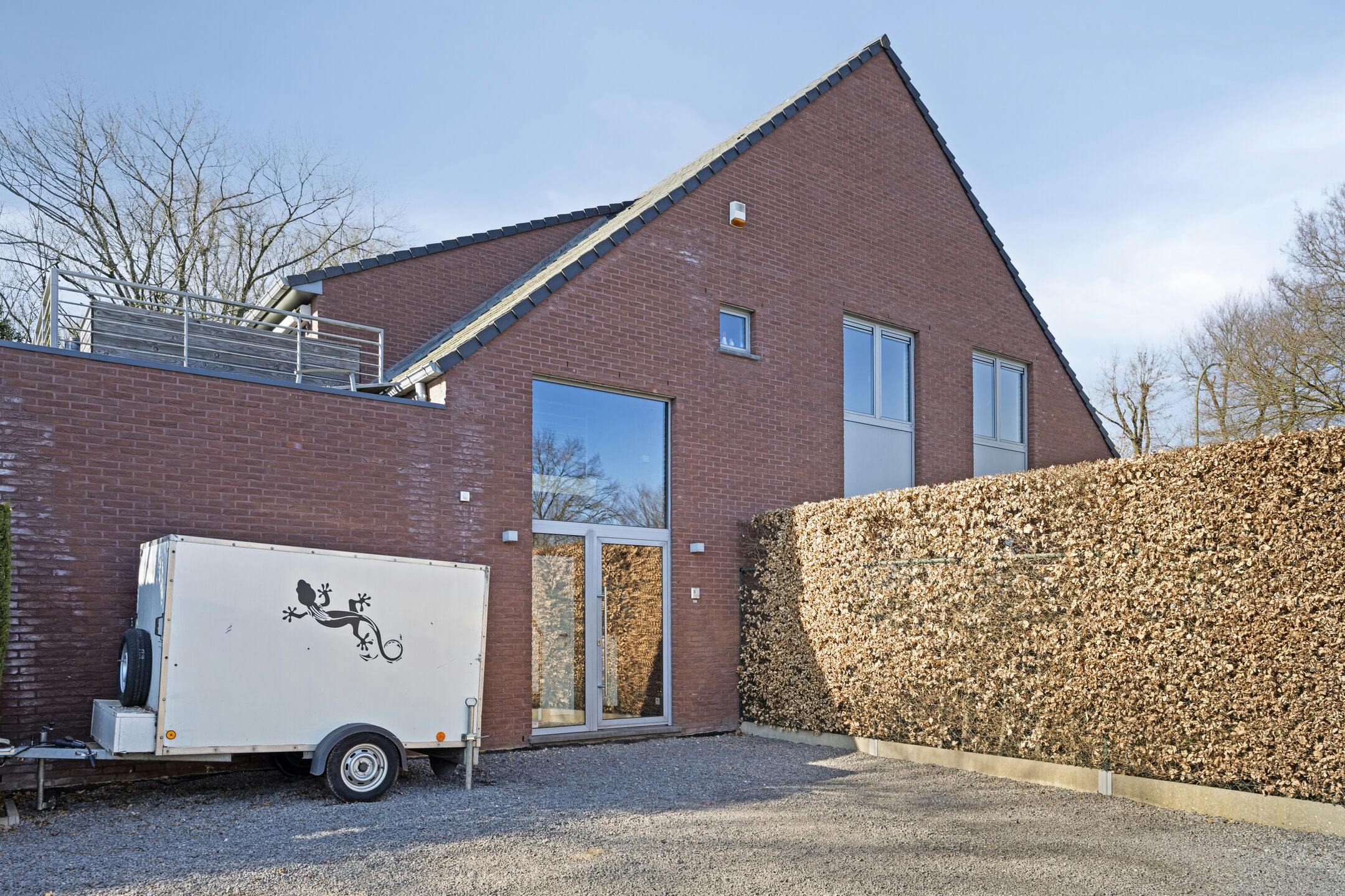 Appartement met groot terras te koop in Maasmechelen foto 2