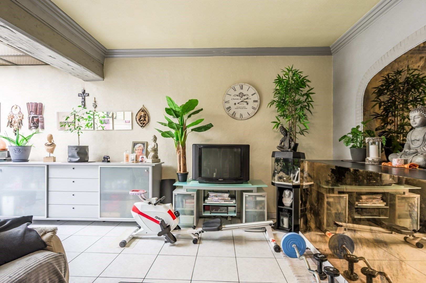 Gesloten bebouwing met stadstuin, oprit, garage en 4 kamers foto 8