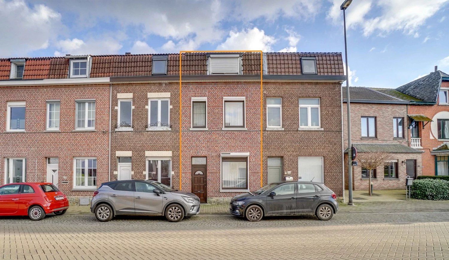 Hoofdfoto van de publicatie: Ruime rijwoning met vier slaapkamers
