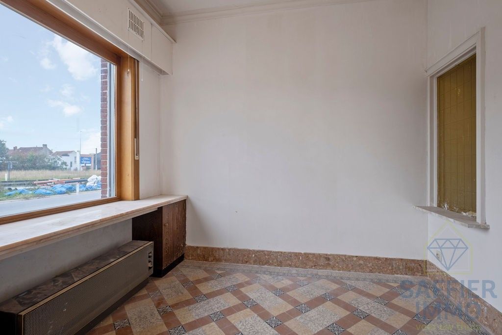 Gerenoveerde woning met extra magazijn in Harelbeke foto 6