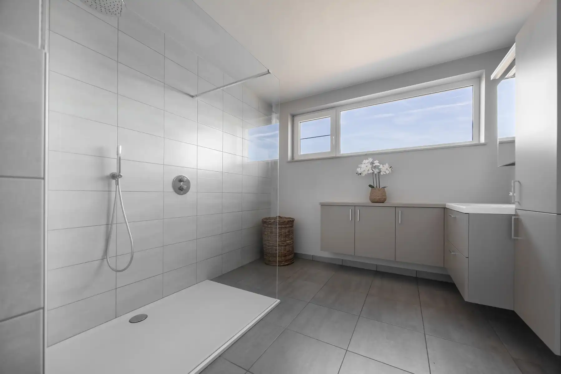 Centraal gelegen, energiezuinige gezinswoning met zwembad  foto 14