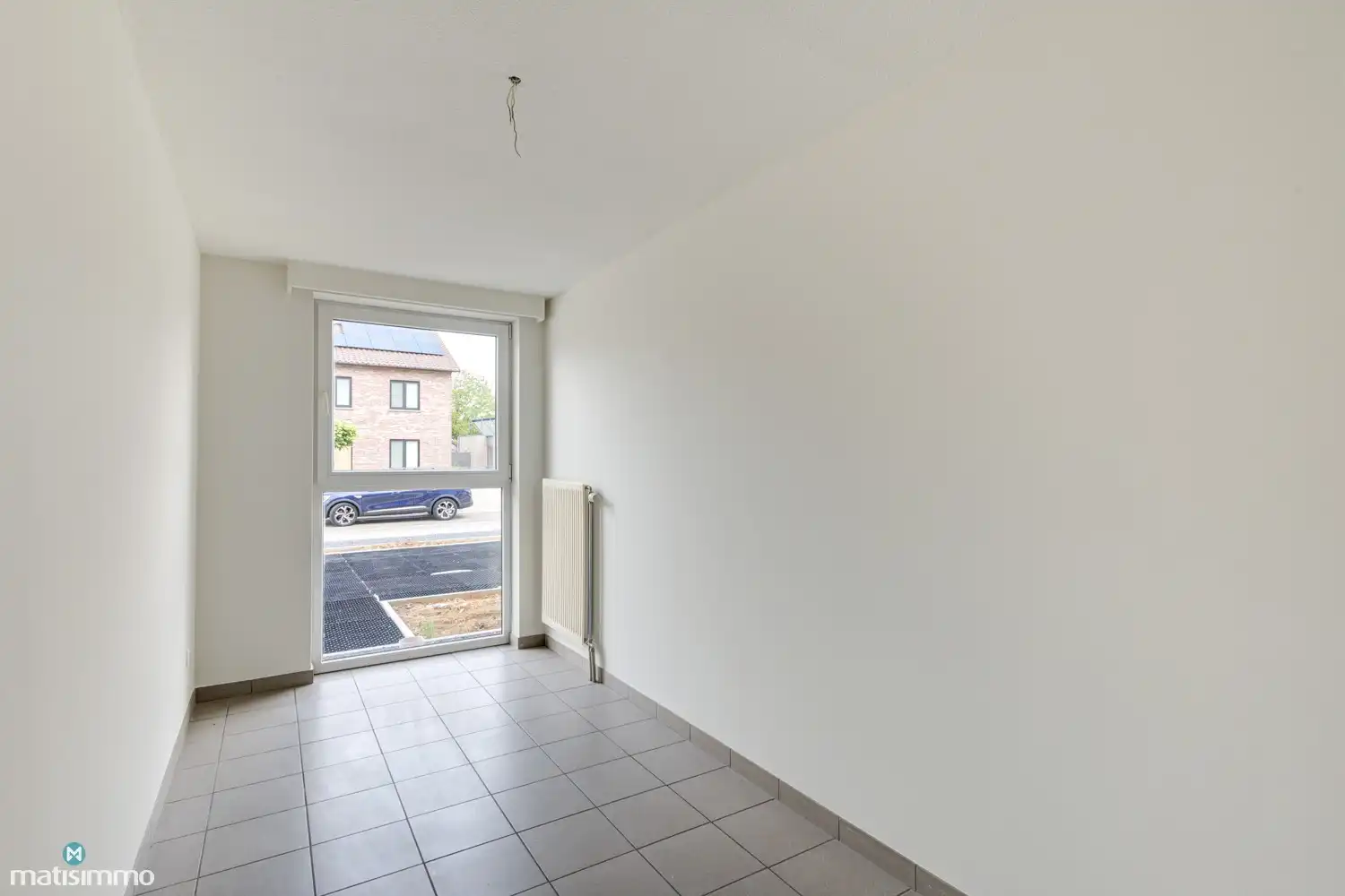 INSTAPKLAAR GELIJKVLOERS APPARTEMENT MET 2 SLAAPKAMERS, BERGING EN AUTOSTAANPLAATS NABIJ HET CENTRUM VAN BILZEN foto 13