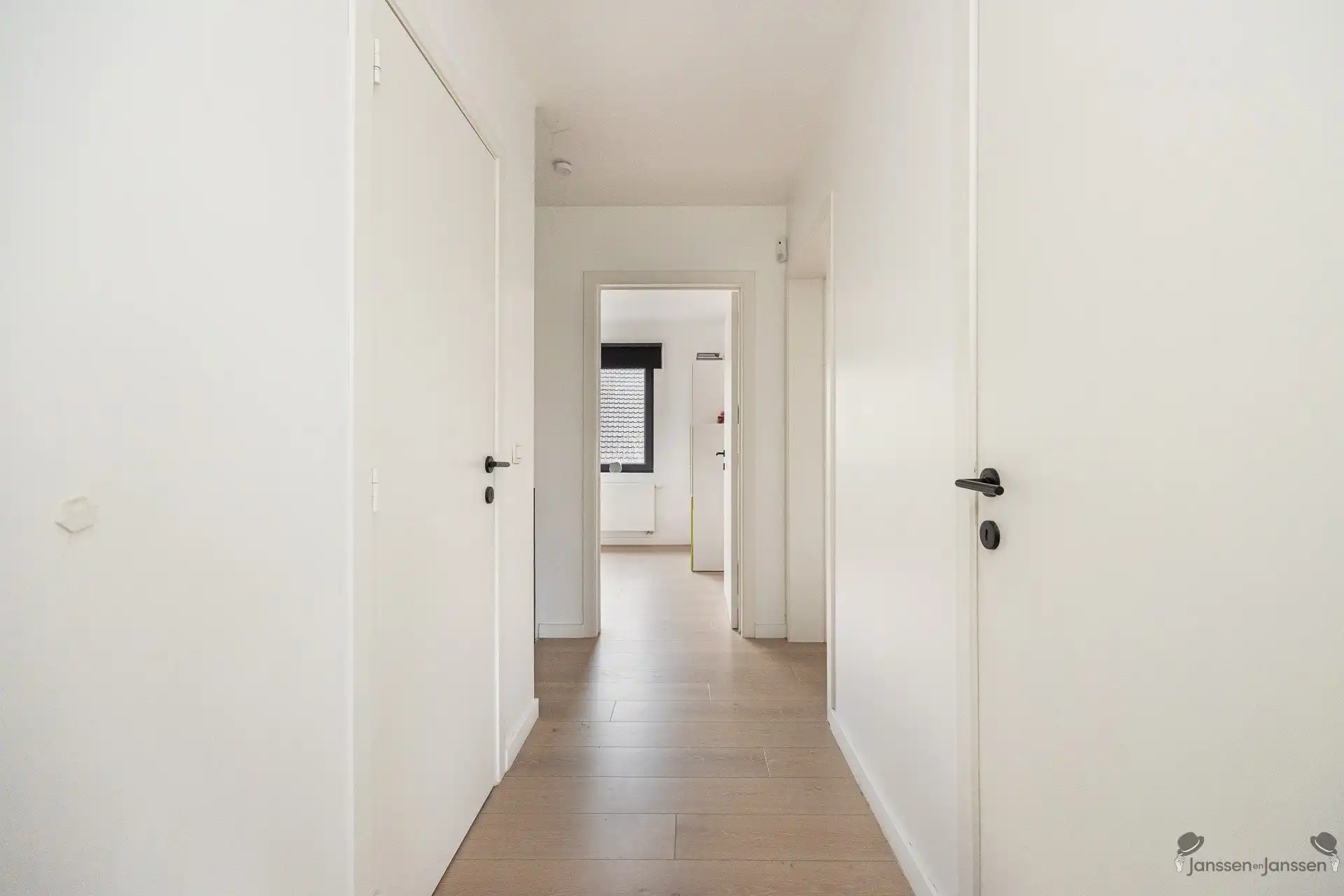 Mooi gerenoveerde woning met EPC B in hartje van Hove foto 13