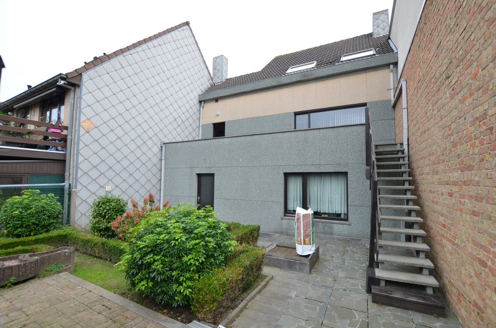 Zeer ruim multifunctioneel woonhuis foto 18