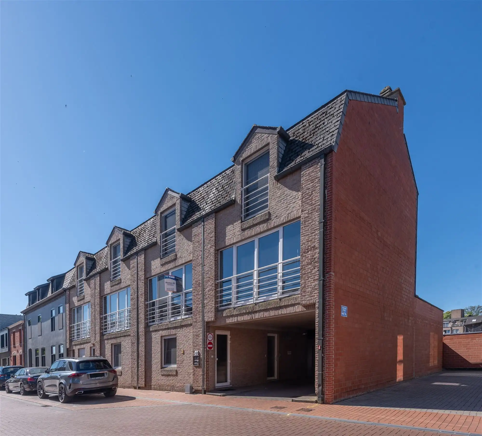Fris triplex appartement met groot dakterras en garage foto 2